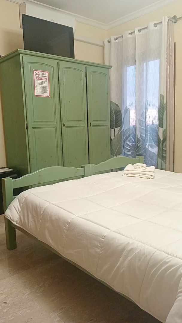 The Life Hotel – Camera 102_02