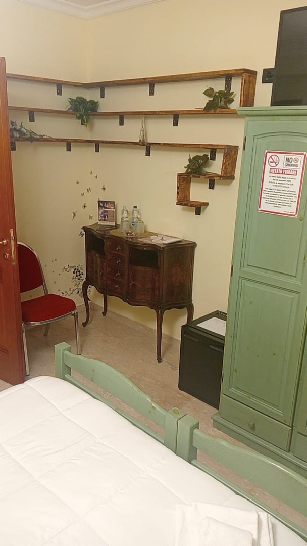 The Life Hotel – Camera 102_04